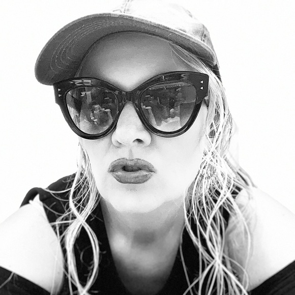 Meet your Posher, Teresa Annelise. - Picture 12 of 15